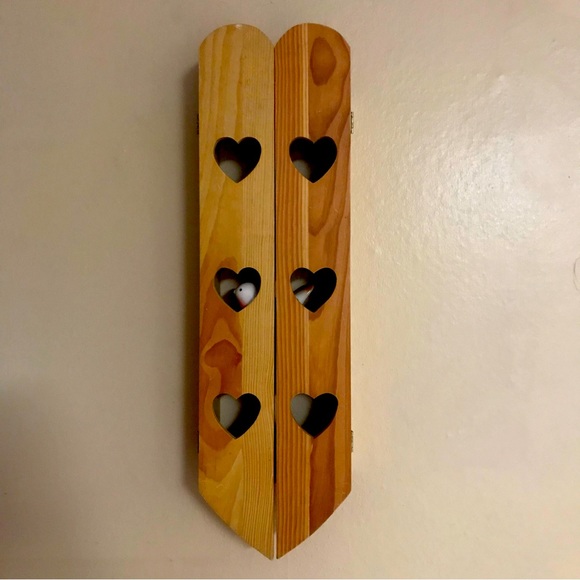 Vintage Knick Knack Heart Cabinet Wall Shelf Hanging With Cabinet Doors - Picture 4 of 8